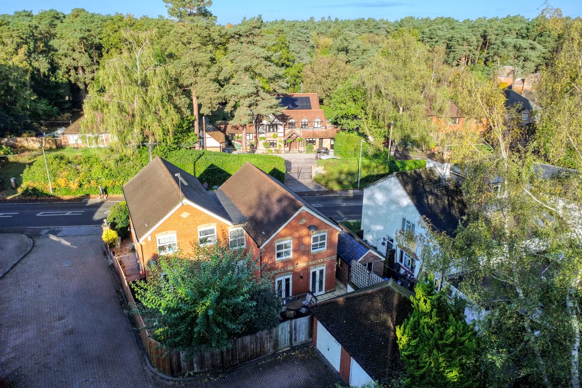 Long Hill Road, Ascot, SL5