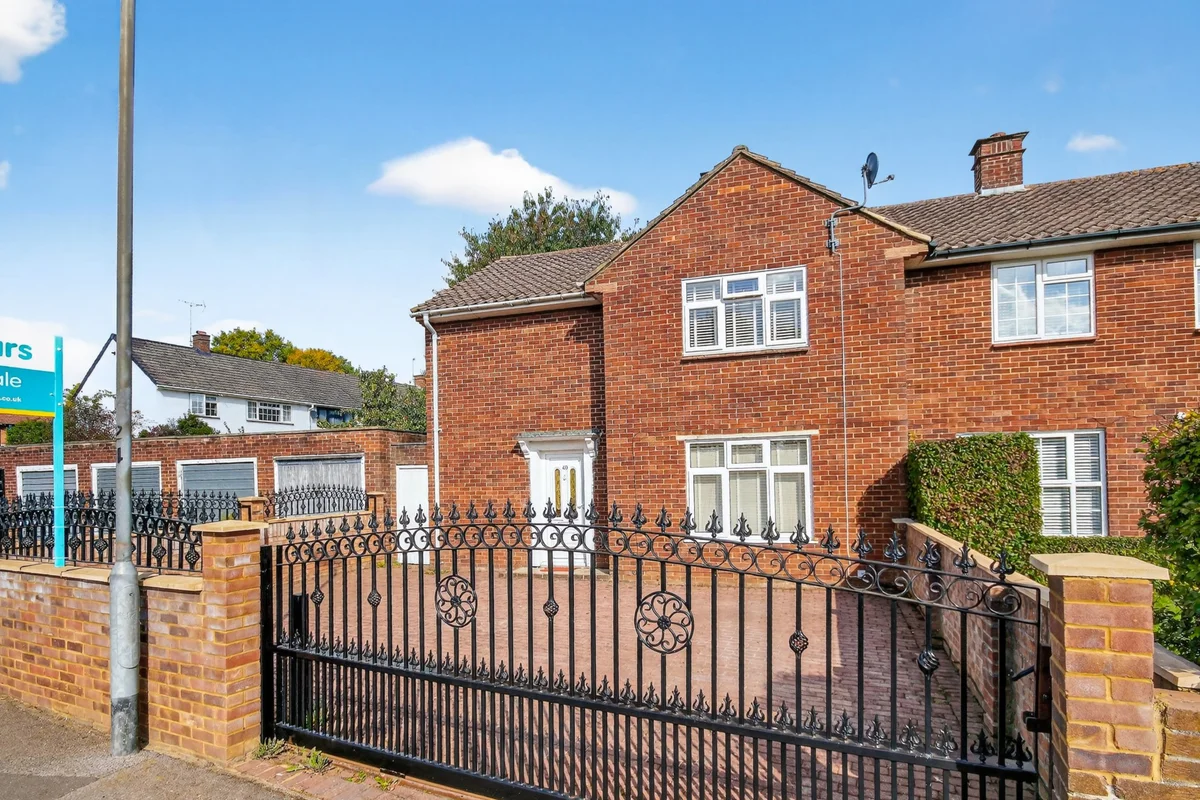 Crowthorne Road, Bracknell