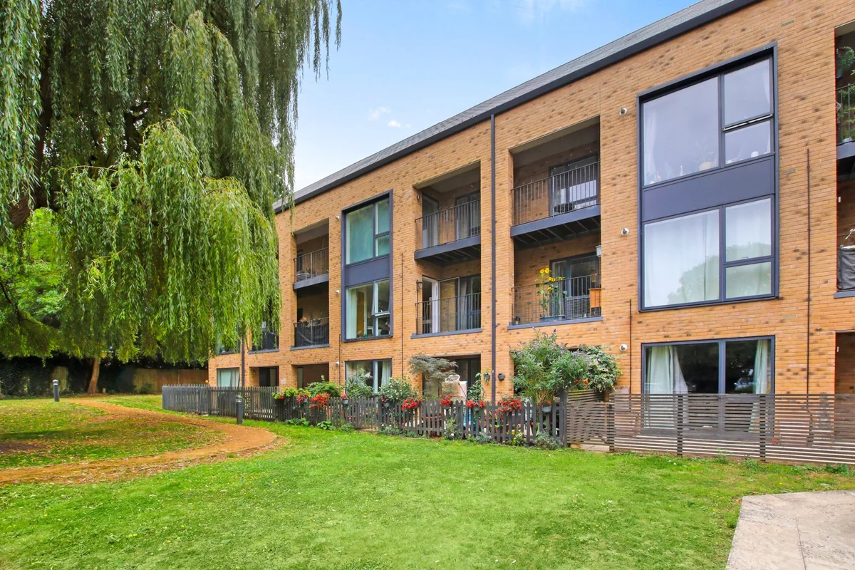 Larges Lane, Bracknell