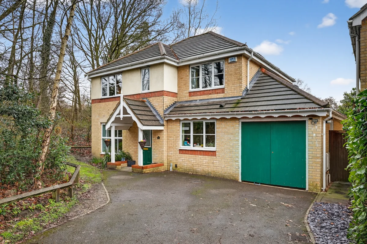 Neuman Crescent, Bracknell, RG12
