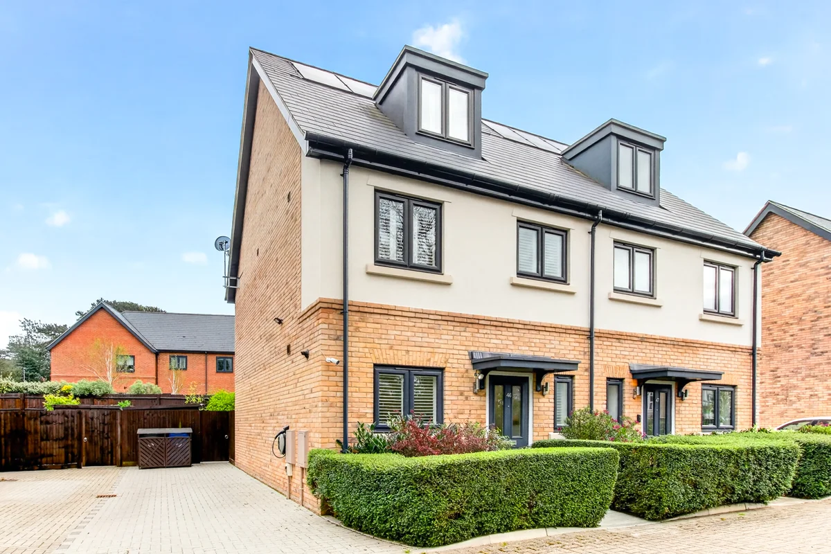 Johnstone Close, Bracknell, RG12