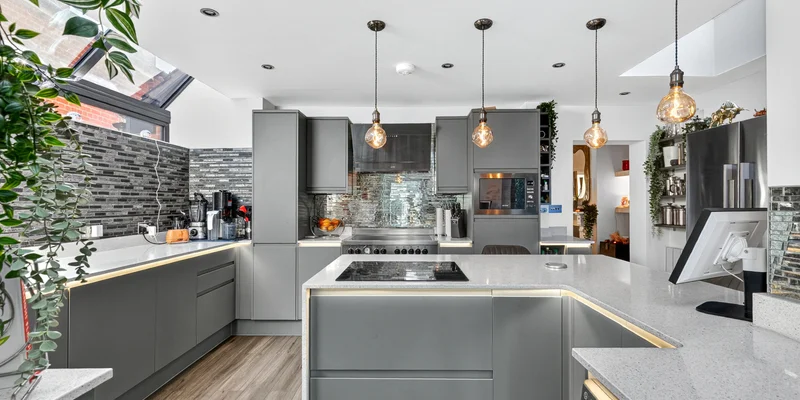 Victoria Road, Ascot, SL5 - Image 2