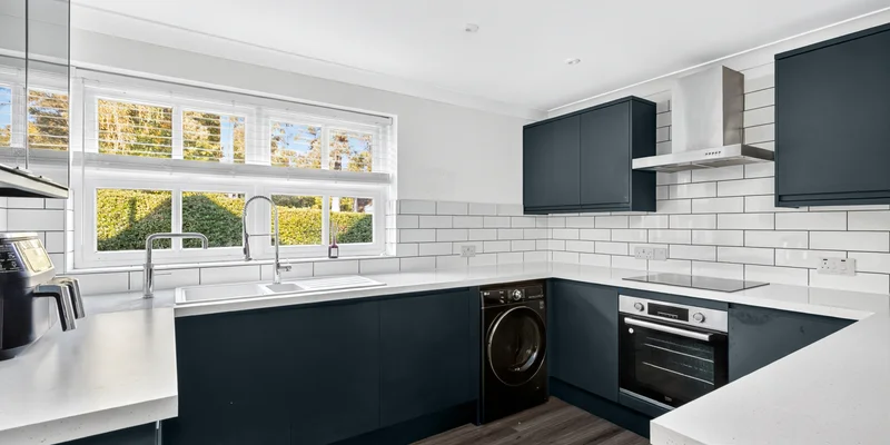 Long Hill Road, Ascot, SL5 - Image 2