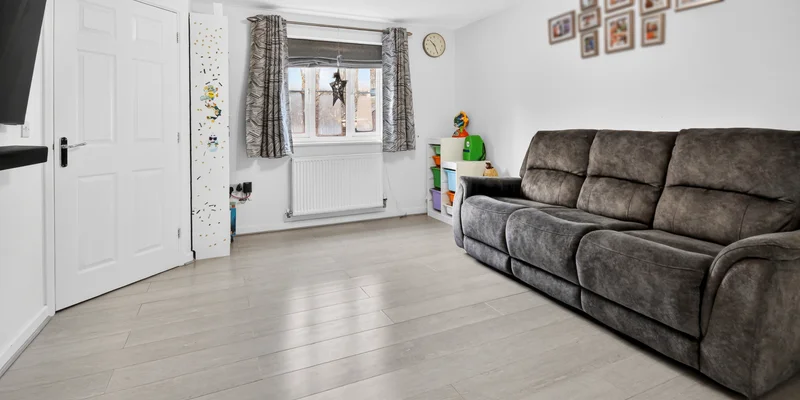 Critcher Close, Bracknell, RG12 - Image 2