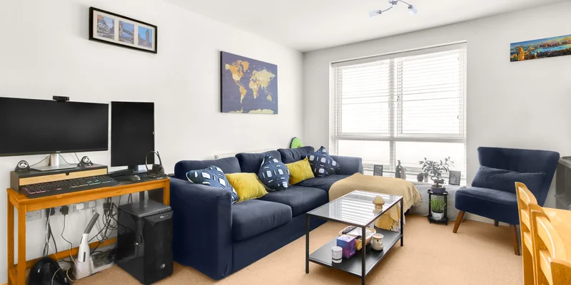 Hampden Crescent, Bracknell, RG12 - Image 2