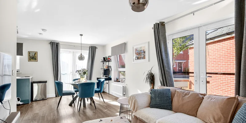 Bolton Drive, Shinfield - Image 2