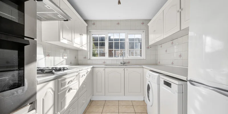 Arncliffe, Bracknell, RG12 - Image 3