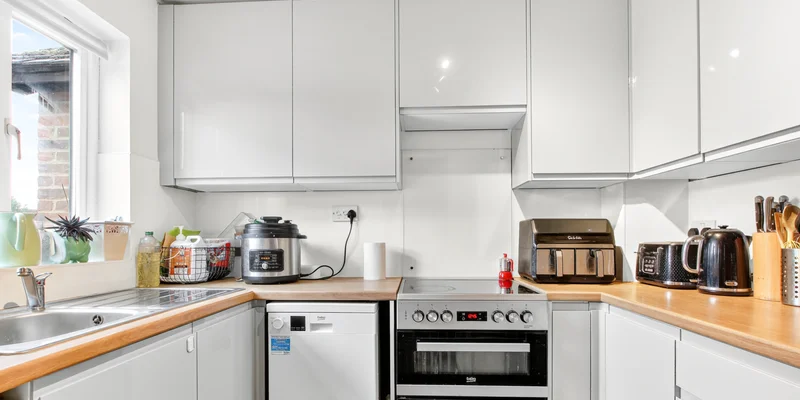 Coombe Pine, Bracknell, RG12 0TJ - Image 2