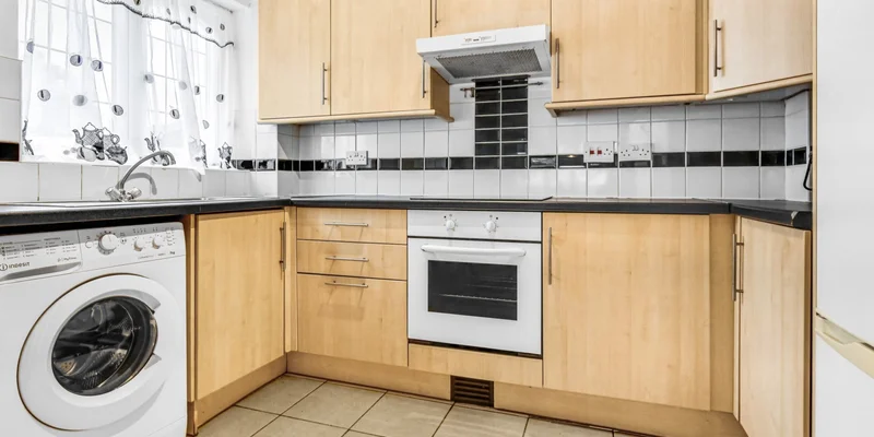 Aragon Court, Bracknell - Image 2