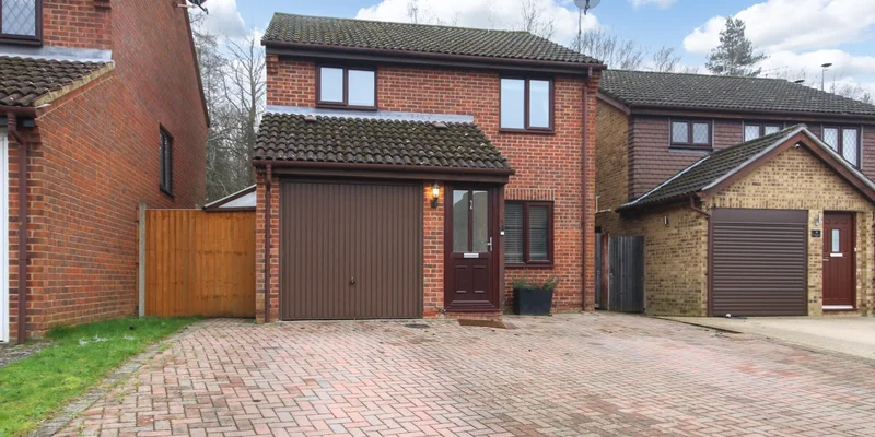 Northington Close, Bracknell - Image 2