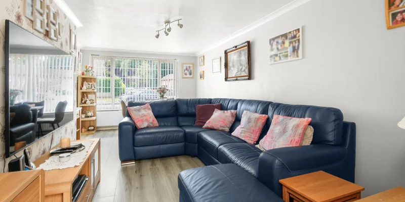 Manston Drive, Bracknell - Image 3