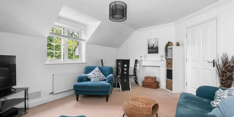 Landen Grove, Wokingham - Image 2