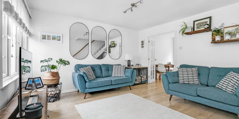 Blagrove Drive, Wokingham - Image 2