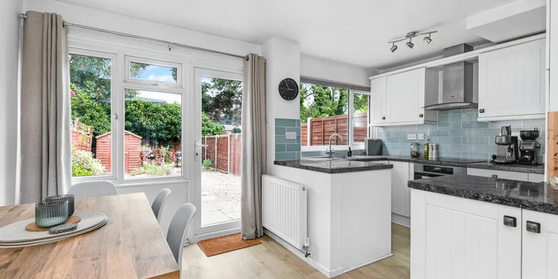 Blagrove Drive, Wokingham - Image 3