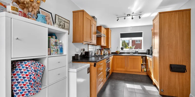 Eagle Way, Bracknell - Image 2