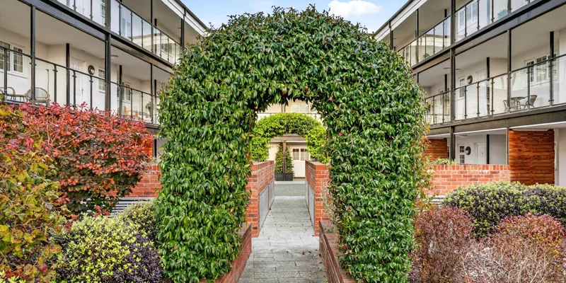 Saxons Court, Wokingham - Image 2