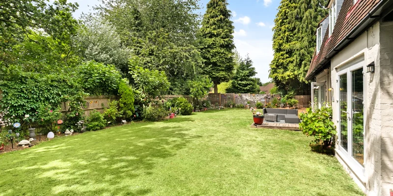 Bagshot Road, Bracknell - Image 2