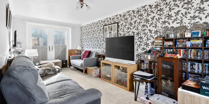 Merryhill Road, Bracknell, RG42 - Image 2