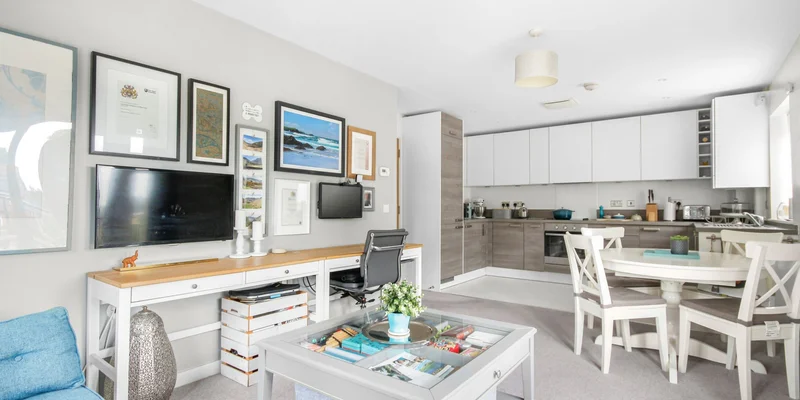 Cardew Court, Bracknell - Image 2