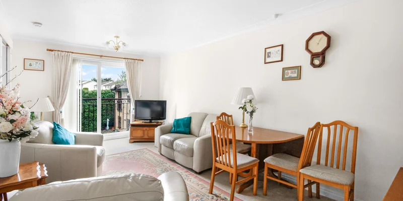 Beechcroft Court, Bracknell - Image 2