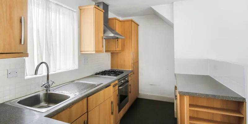 Austin Way, Bracknell, RG12 - Image 2