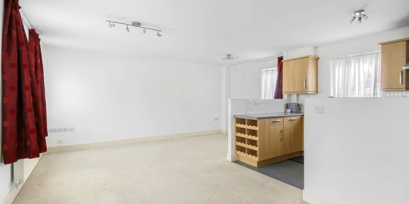 Austin Way, Bracknell, RG12 - Image 3