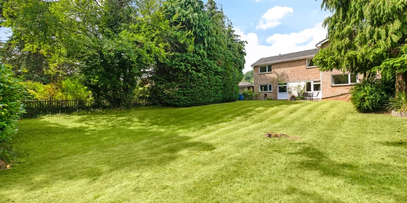 Lily Hill Road, Bracknell - Image 2