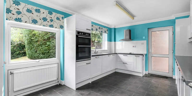 Lily Hill Road, Bracknell - Image 3