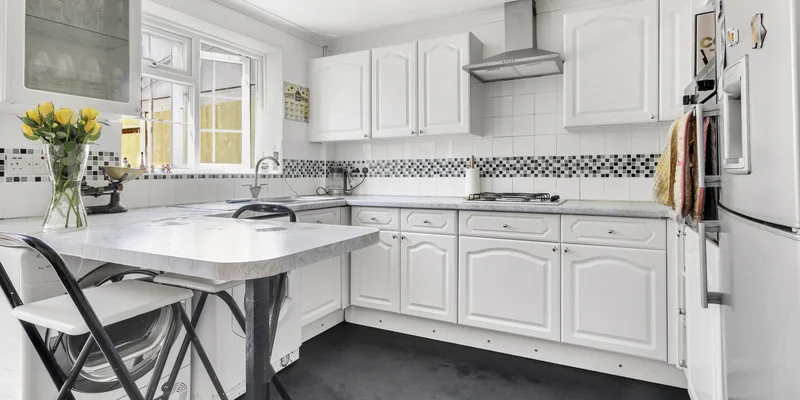 Warwick, Bracknell, RG12 - Image 3