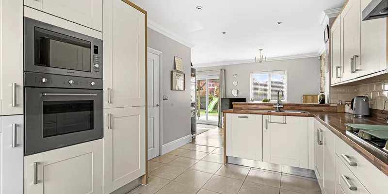 Goldcrest Road, Jennetts Park - Image 2