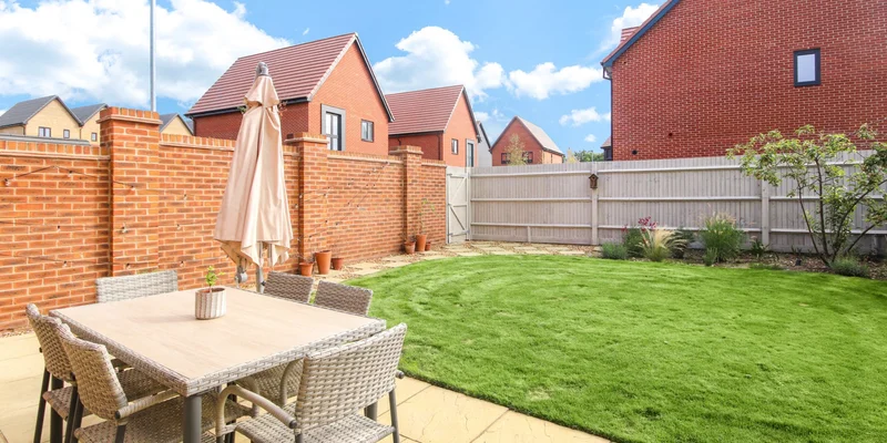 Paddock Way, Crowthorne - Image 2