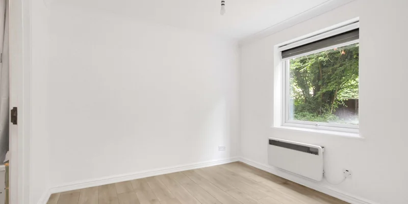 Landen Court, Wokingham - Image 3