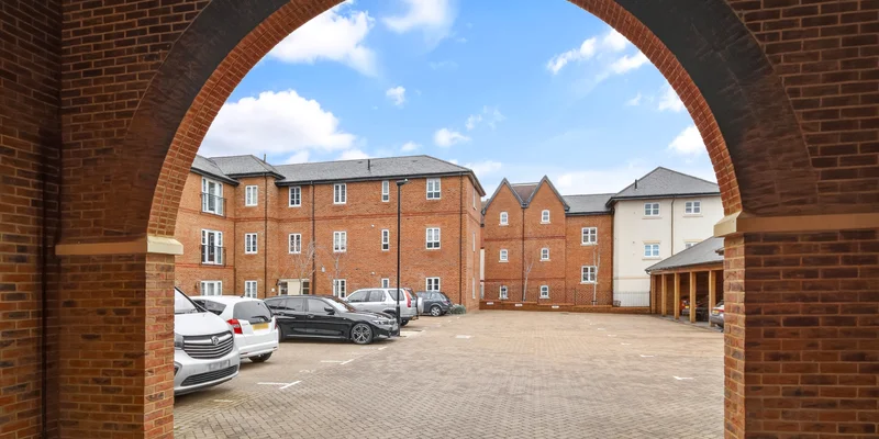 Warfield, Bracknell, RG42 - Image 2