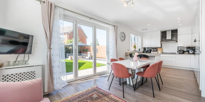 Rhodes Close, Winnersh - Image 2