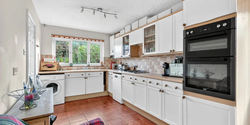 Finchampstead Road, Wokingham - Image 3