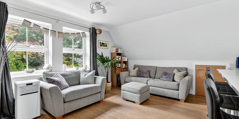Murdoch Road, Wokingham - Image 3
