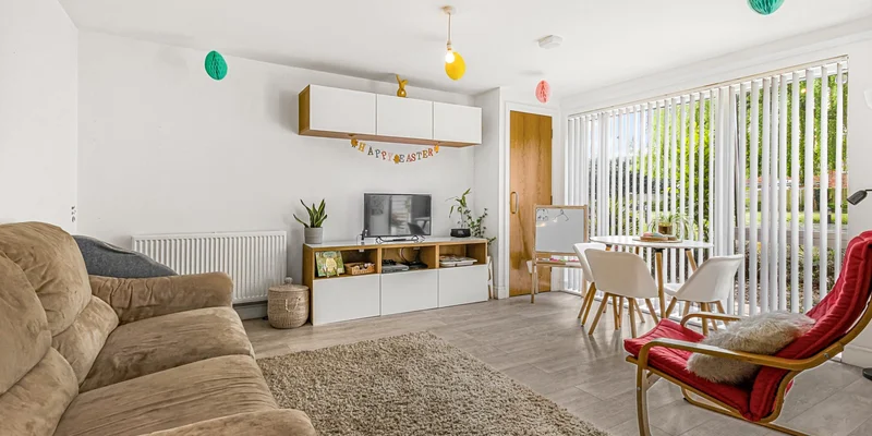 Larges Lane, Bracknell - Image 2