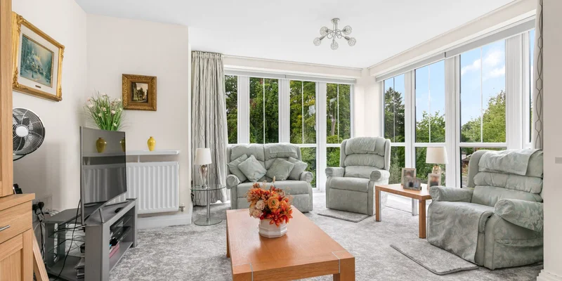London Road, Binfield - Image 3