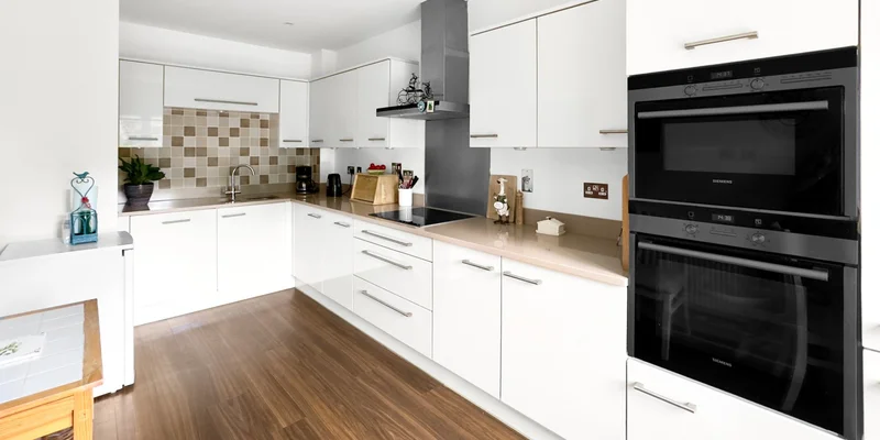 Woolf Drive, Wokingham - Image 3