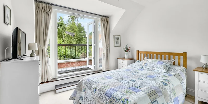 Woolf Drive, Wokingham - Image 2