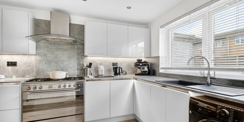 Ashbourne, Bracknell, RG12 - Image 3