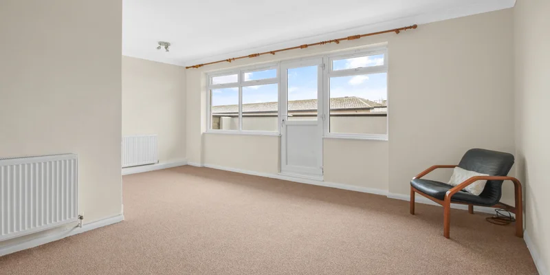 Crockhamwell Road, Reading, RG5 - Image 3
