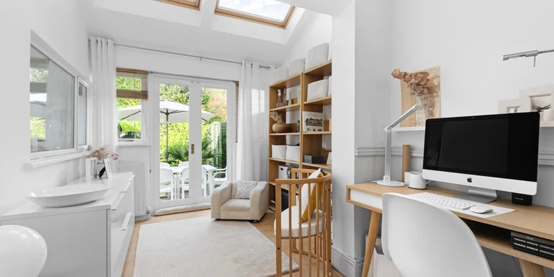 Howard Road, Wokingham - Image 3