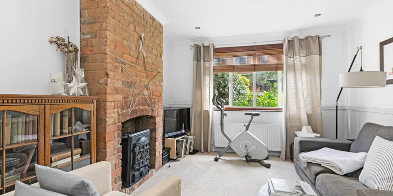 Howard Road, Wokingham - Image 2