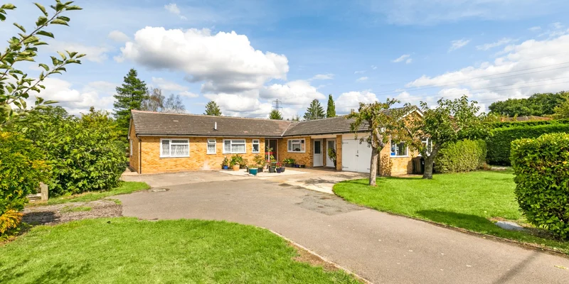 Park Lane, Finchampstead - Image 3