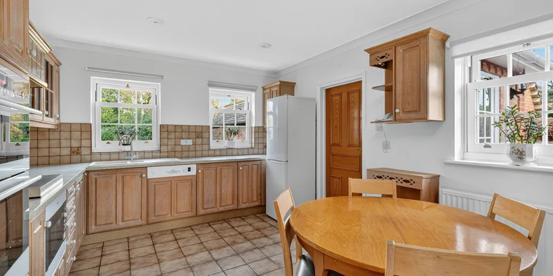 Ranelagh Drive, Bracknell - Image 3