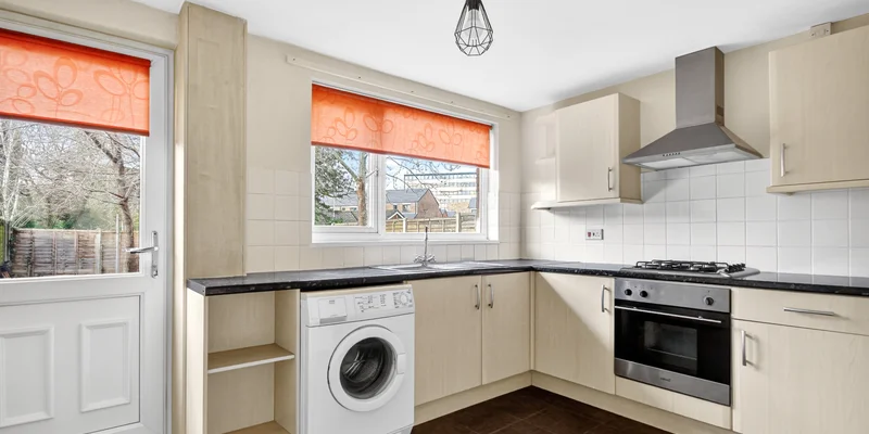 Crowthorne Road North, Bracknell, RG12 - Image 3