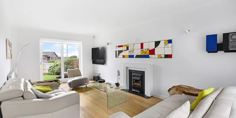 Tiffany Close, Wokingham - Image 2