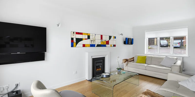 Tiffany Close, Wokingham - Image 3