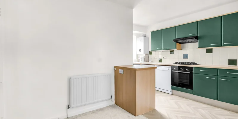 Sadlers Court, Wokingham - Image 2